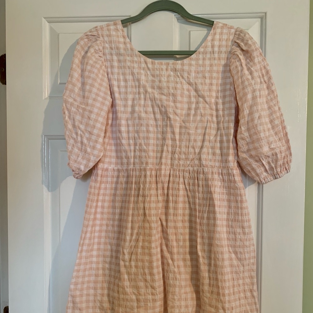 Adorable dress!